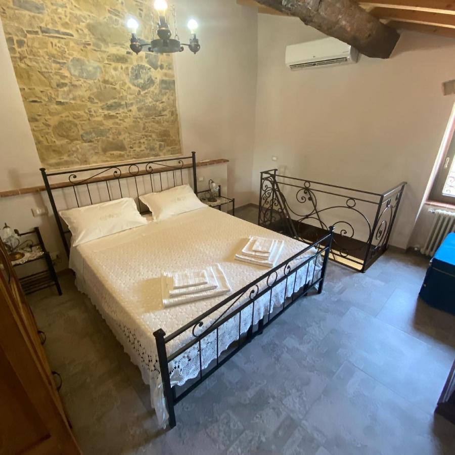 Casa Dell'Angelo Apartment Castelnuovo Magra Bagian luar foto
