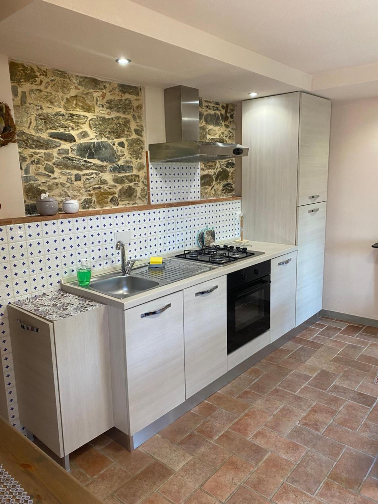 Casa Dell'Angelo Apartment Castelnuovo Magra Bagian luar foto