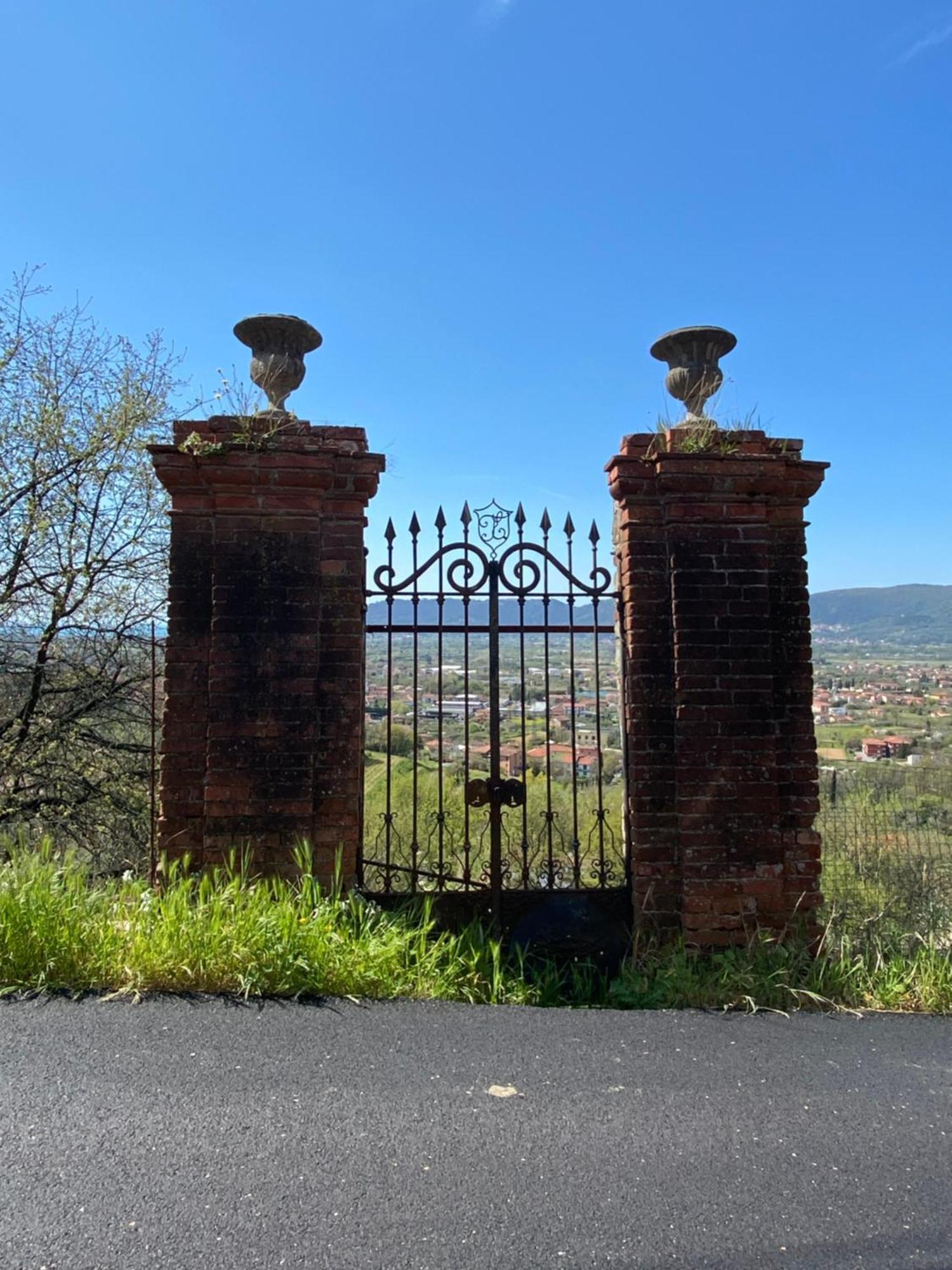 Casa Dell'Angelo Apartment Castelnuovo Magra Bagian luar foto